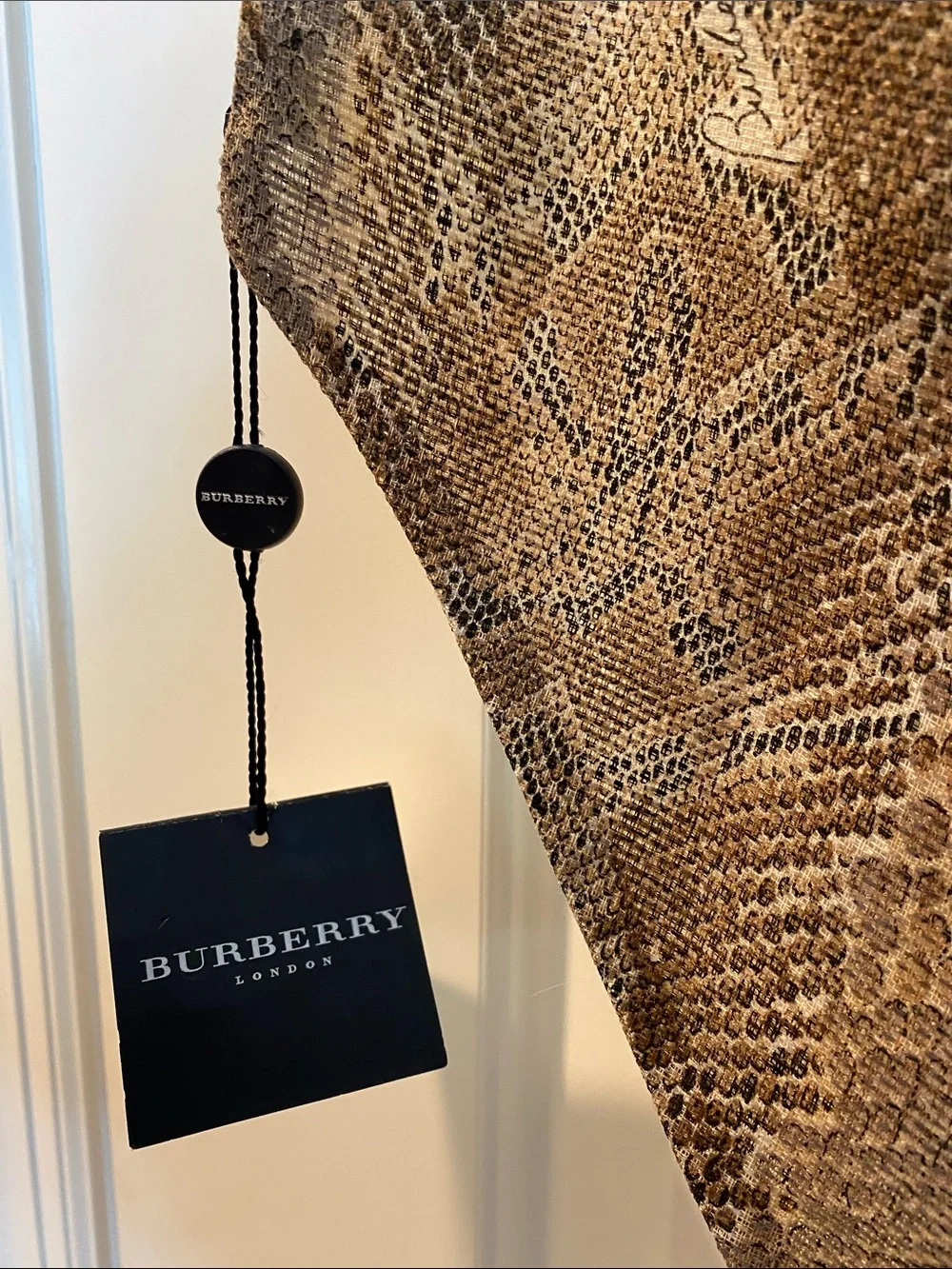 Burberry Linen Silk Snake Logo Scarf NWT Made in Italy 🇮🇹
